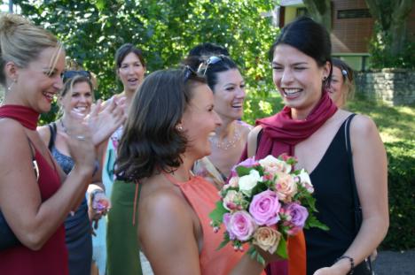 Hochzeit132.jpg   43kb   26.03.2021 22:22:03
