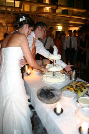 Hochzeit212.jpg   35kb   26.03.2021 22:22:11