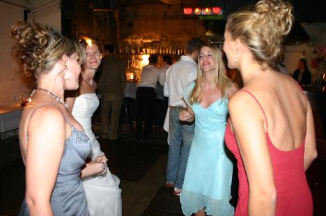 Hochzeit245.jpg   34kb   26.03.2021 22:22:15