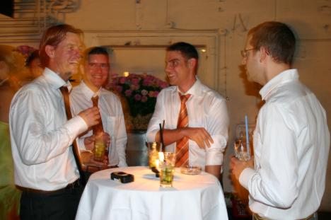 Hochzeit248.jpg   34kb   26.03.2021 22:22:15